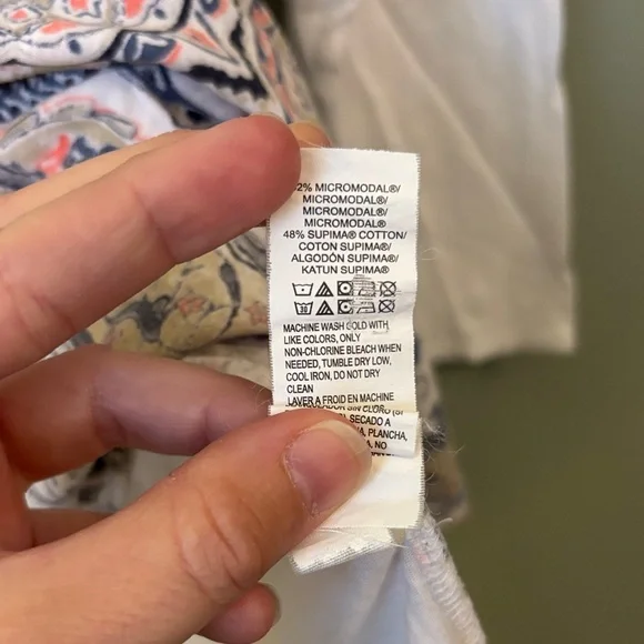 Lucky Brand Women's Intricate White and Blue Medallion 3/4 Sleeve Top Size XL - Picture 5 of 6